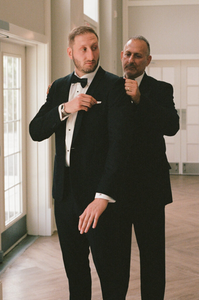 Photos of a summer wedding in New Jersey on 35mm film. Discover documentary film wedding photography in New York and New Jersey. 
