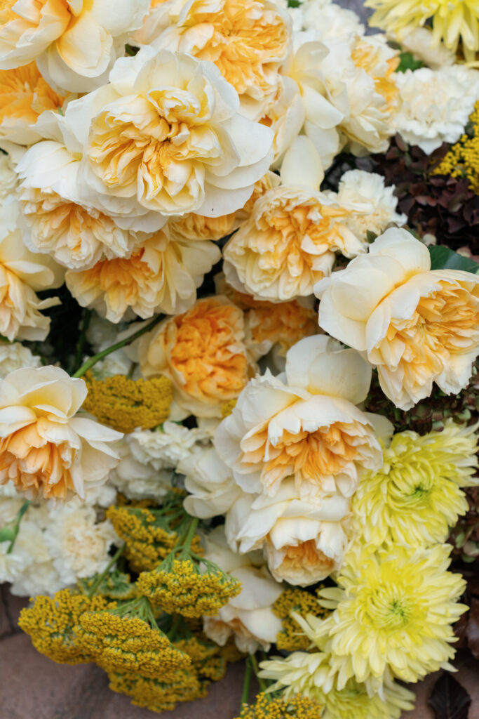 Modern fall wedding florals in Vail. Discover luxury editorial wedding photography in Colorado and beyond. 