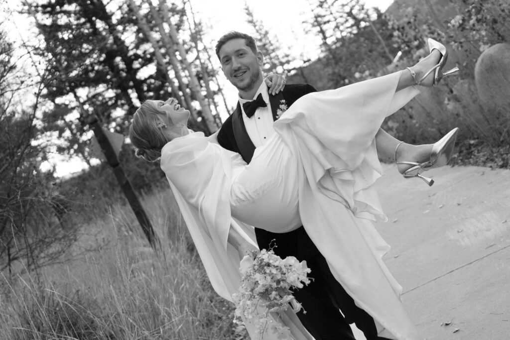A modern fall wedding in Vail. Discover luxury documentary wedding photography in Colorado and beyond. 