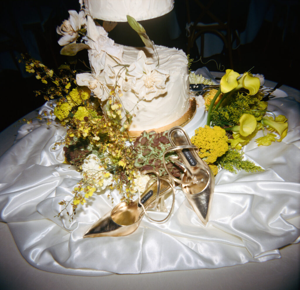 A modern fall wedding in Vail. Discover luxury film wedding photography in Colorado and beyond. 